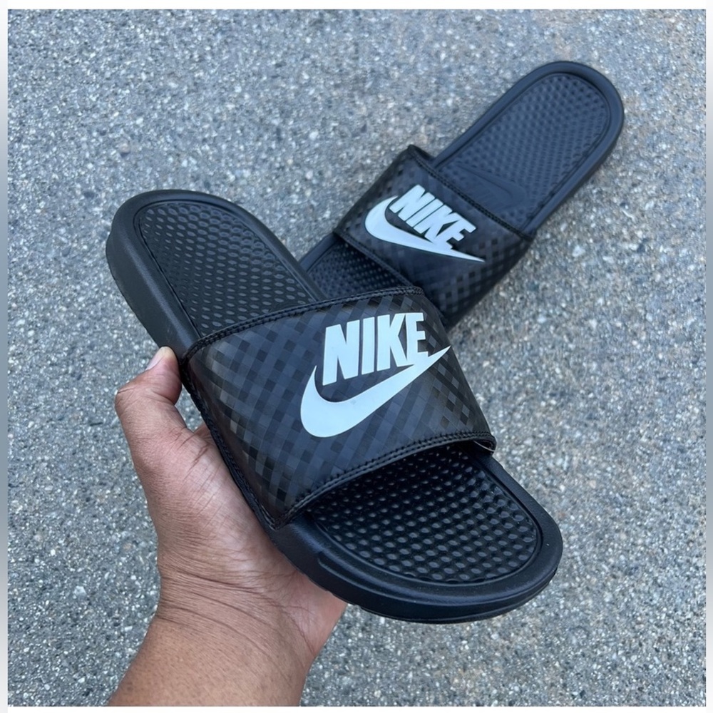 WMNS NIKE BENASSI SLIDES JUST DO IT BLACK WHITE